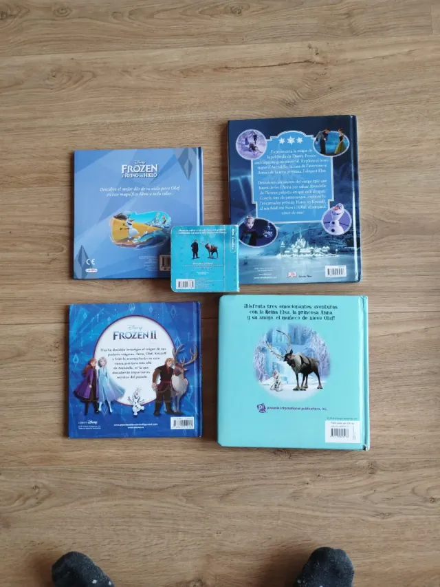 Frozen la guia essencial. Lote Frozen. Disney