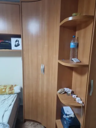 Armario de habitación madera