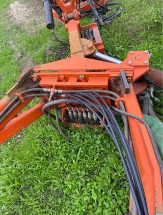 Vibrador frontal Montagri, Pantógrafo