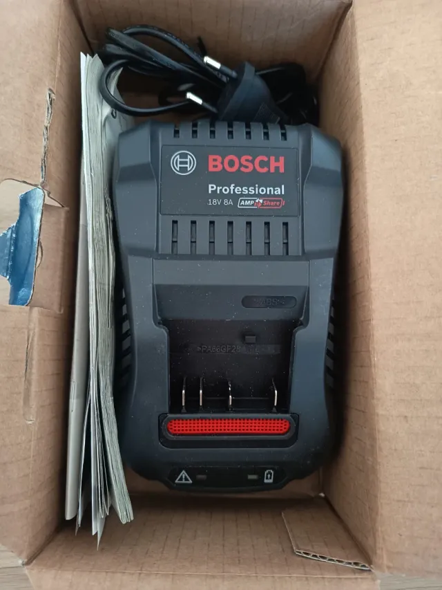 Cargador Bosch Professional GAL  1880Cv