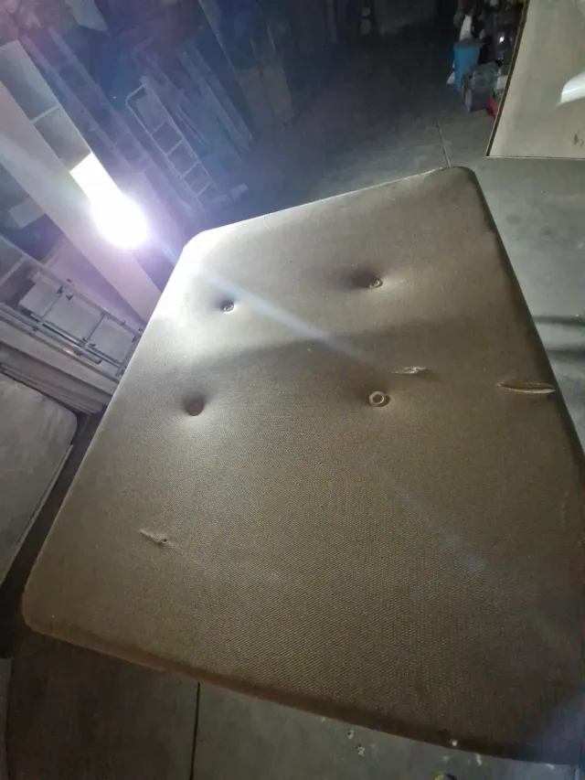 Colchón y estructura de cama