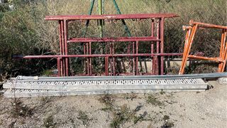 Andamios metálicos y plataformas