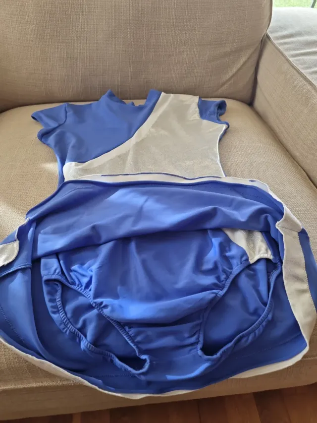 Maillot rítmica, patinaje talla S, azul y plata.