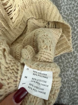 Maglioncino donna oversize beige strappato