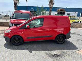 FORD TRÁNSIT COURRIER FURGÓN