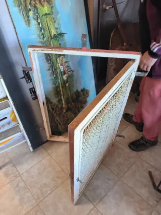 Puerta de registro metálica