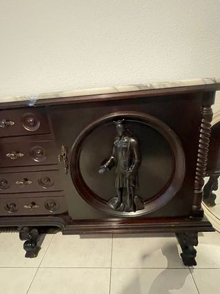 Taquillón antiguo de madera y mármol