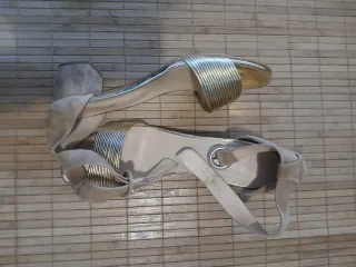 Sandalias de tacón talla 45