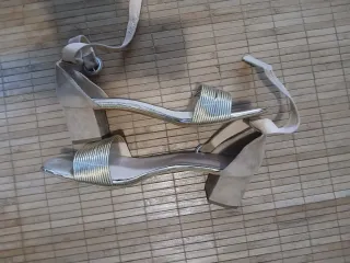 Sandalias de tacón talla 45