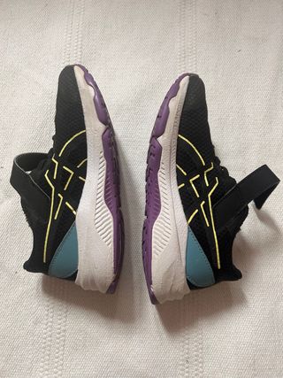 Zapatillas Asics Niña/o Negras- talla 31.5/19.5 cm