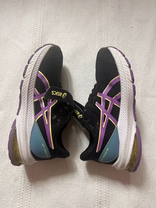 Zapatillas Asics Niña/o Negras- talla 31.5/19.5 cm