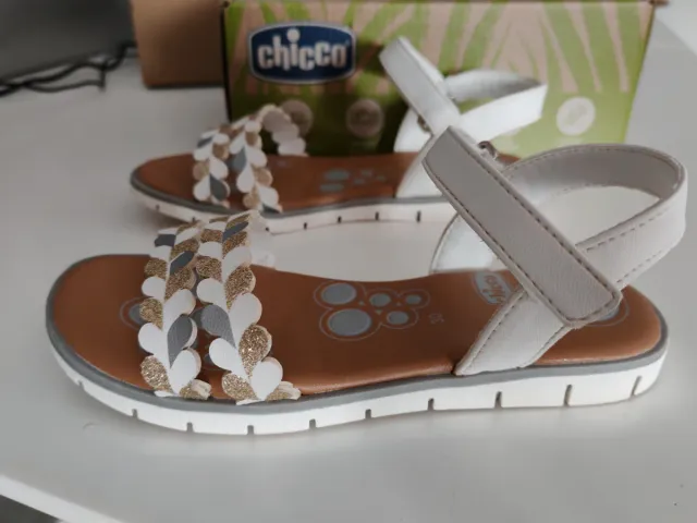 Sandalias niña Chicco talla 30 totalmente nuevas