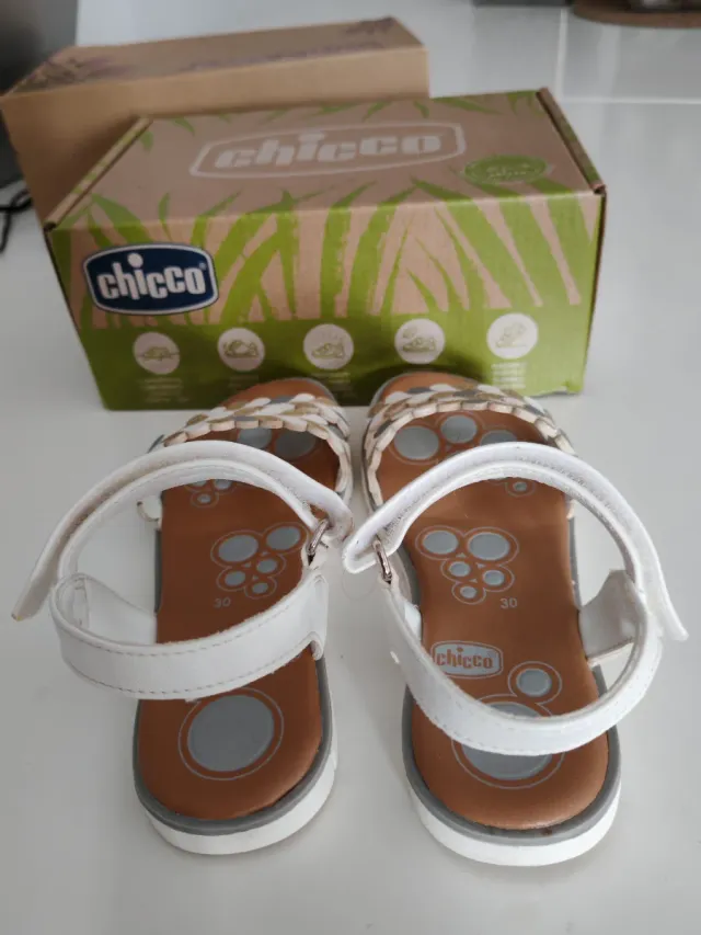 Sandalias niña Chicco talla 30 totalmente nuevas