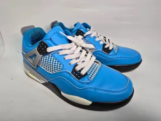 Zapatilla Nike Jordan Retro Azul y Gris