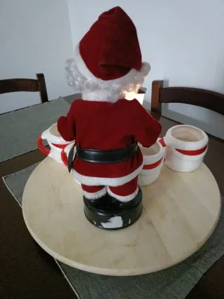 Babbo Natale con 4 tazze