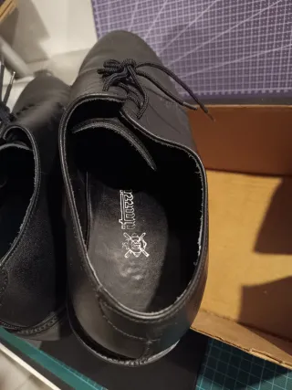 Zapatos de uniforme.