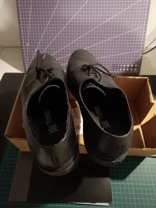 Zapatos de uniforme.