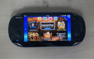 Console PS Vita Crystal Black PCH-1004 + giochi