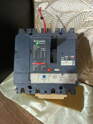 Schneider Electric NSX160F Interruptor