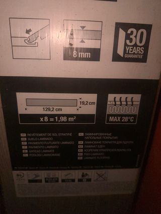 Suelo laminado Intenso Nuevo 9 paquetes.