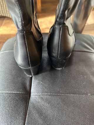 Botines negros de tacón