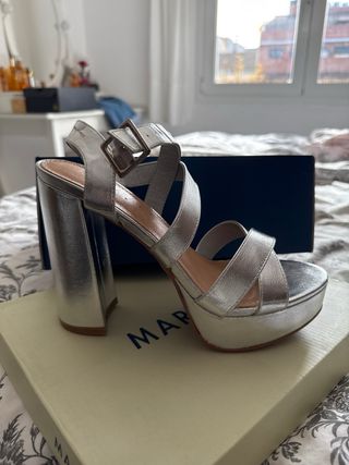 Zapatos de tacón plateados Marypaz