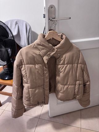 Chaqueta acolchada beige