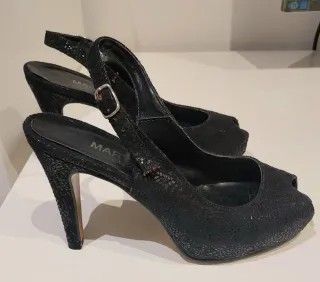 Zapatos de tacón negros