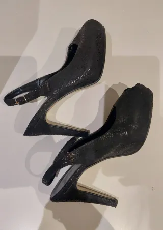 Zapatos de tacón negros