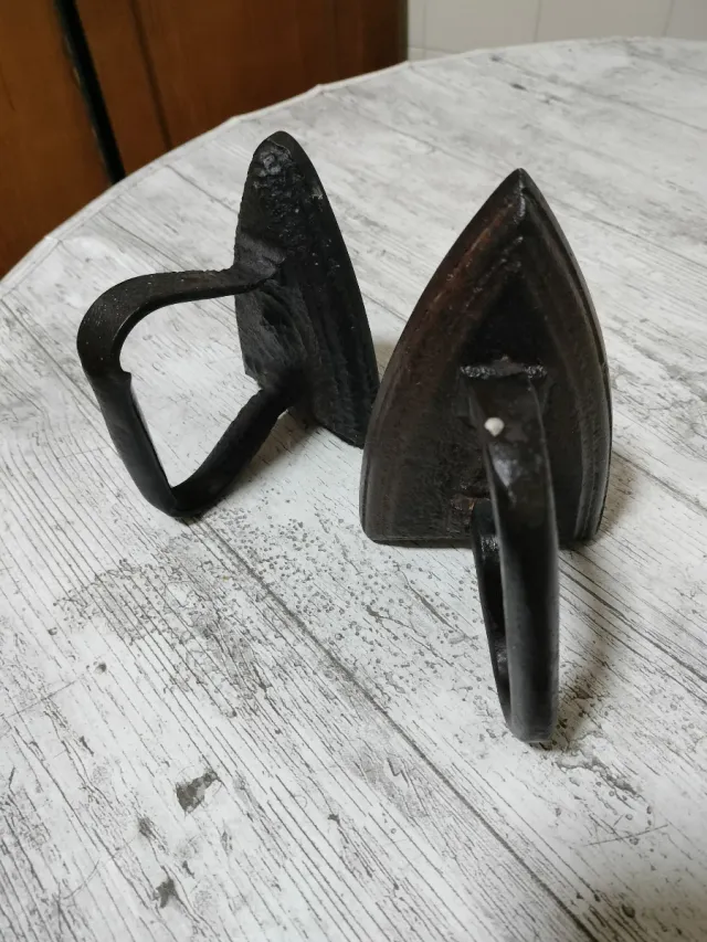 Planchas de hierro antiguas (2 unidades)