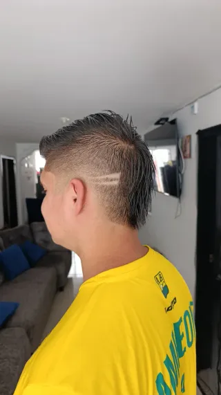 BARBERO A DOMICILIO PROFESIONAL SIN SALIR DE CASA