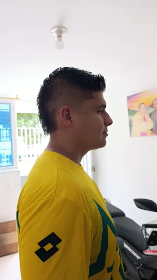 BARBERO A DOMICILIO PROFESIONAL SIN SALIR DE CASA