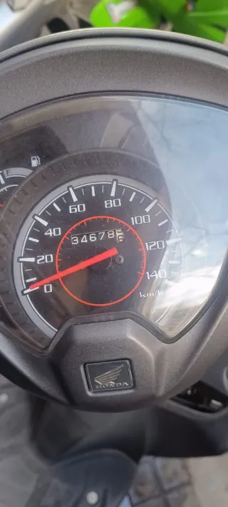 Moto Honda Vision, revision taller,seguro,itv