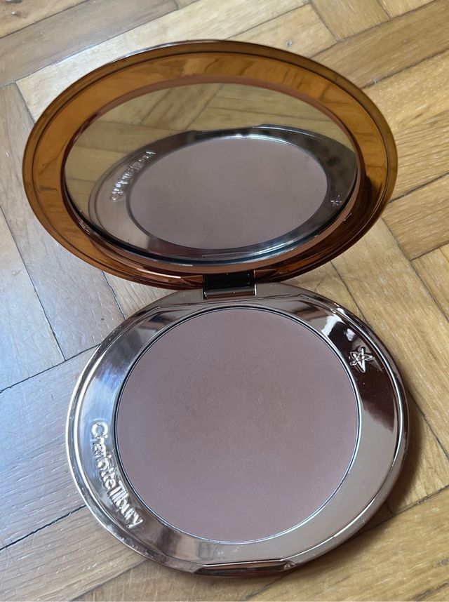 Charlotte Tilbury Airbrush Bronzer Dorado