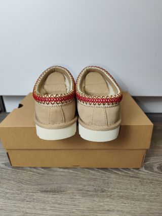 Zuecos UGG Tazzmann Sand Talla 38