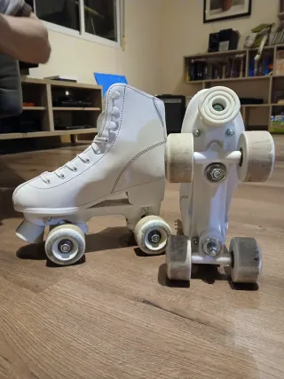 Patines  bota blancos n°36. Más equipo protector.