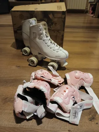 Patines  bota blancos n°36. Más equipo protector.
