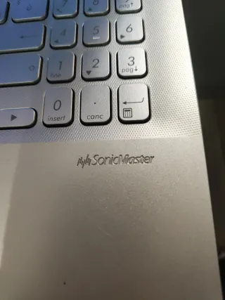 Asus Vivobook Argento/Bianco