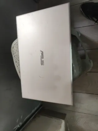 Asus Vivobook Argento/Bianco
