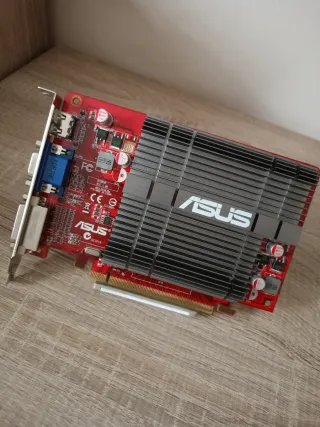 Tarjeta Gráfica Asus Roja