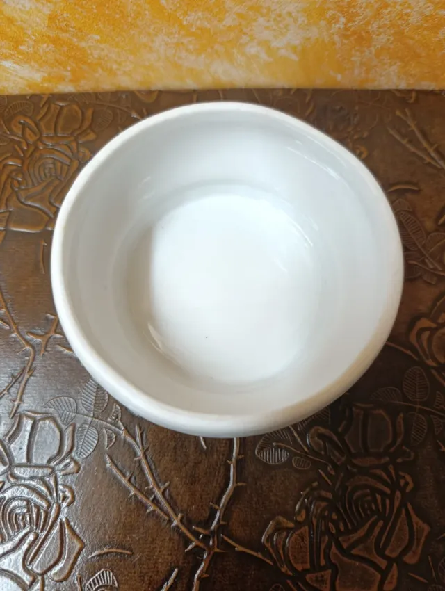 Scatola portagioie in porcellana vintage con fiori rosa