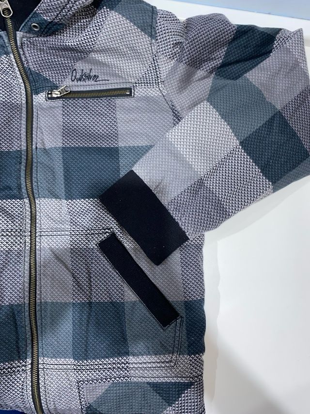 Chaqueta Quiksilver cuadros gris y negro