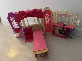 Casa Barbie plegable con asa para transportar