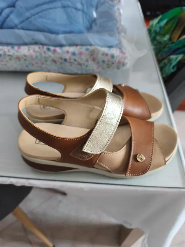 Sandalias Pitti Marrón y Dorado