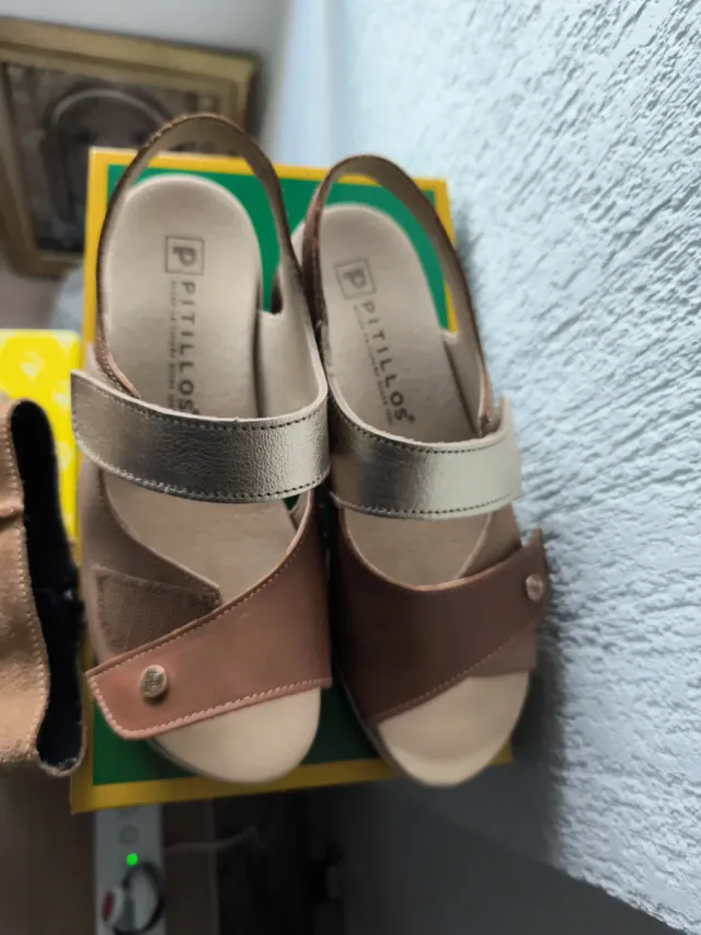 Sandalias Pitti Marrón y Dorado