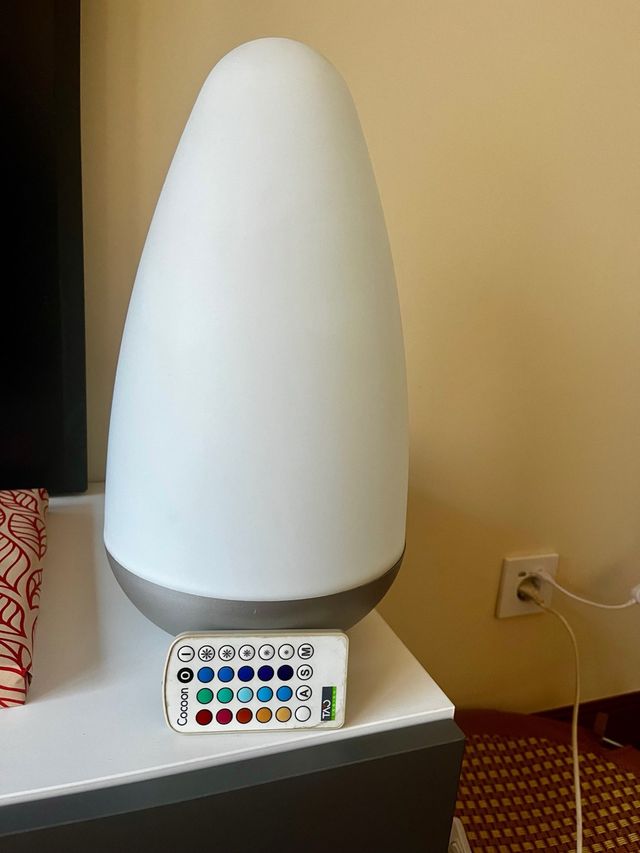 Lámpara multicolor con mando