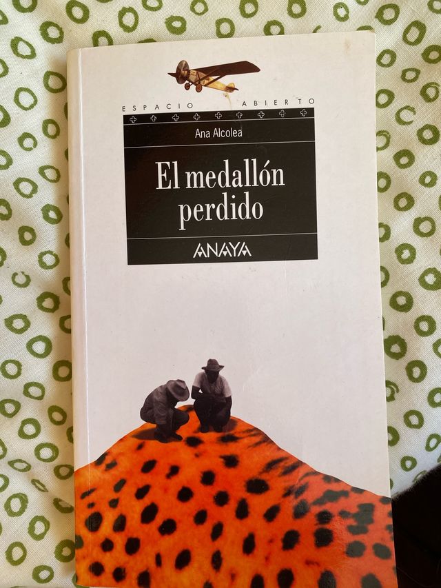 El medallón perdido (Espacio Abierto / Open Spa...