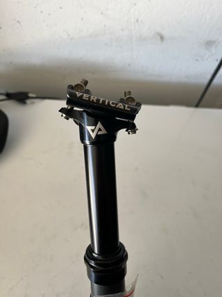 Tija Telescópica Vertical Helium