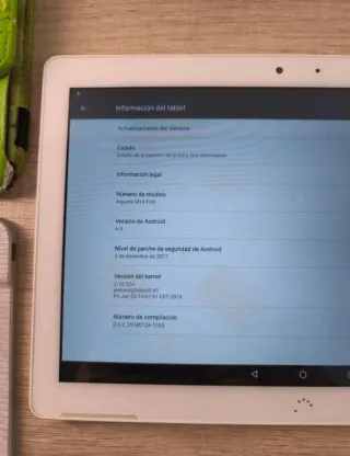 Tablet bq Aquaris M10 con teclado, funda y cable