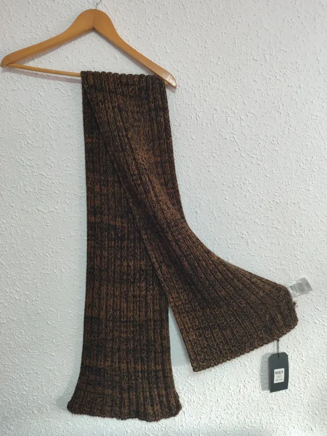 Bufanda de lana marrón y negra. Nueva con etiqueta